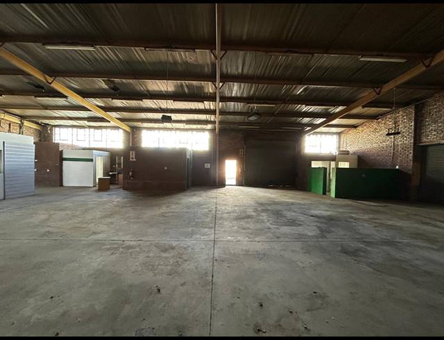 372M² WAREHOUSE TO LET IN KEW
